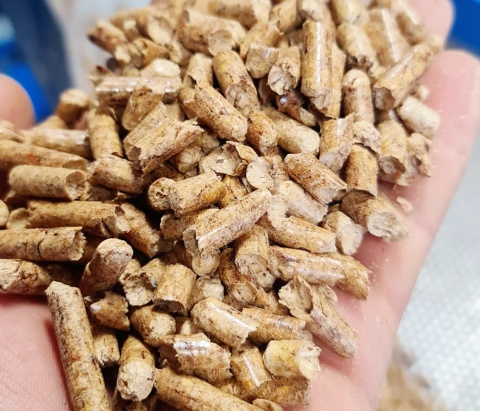 Drewno opałowe | Pellet drzewny EN A1 17,1 MJ/kg (4,75kwh/kg) - PALETA 990 kg Drewno opałowe | Pellet drzewny EN A1 17,1 MJ/kg (4,75kwh/kg) - PALETA 990 kg